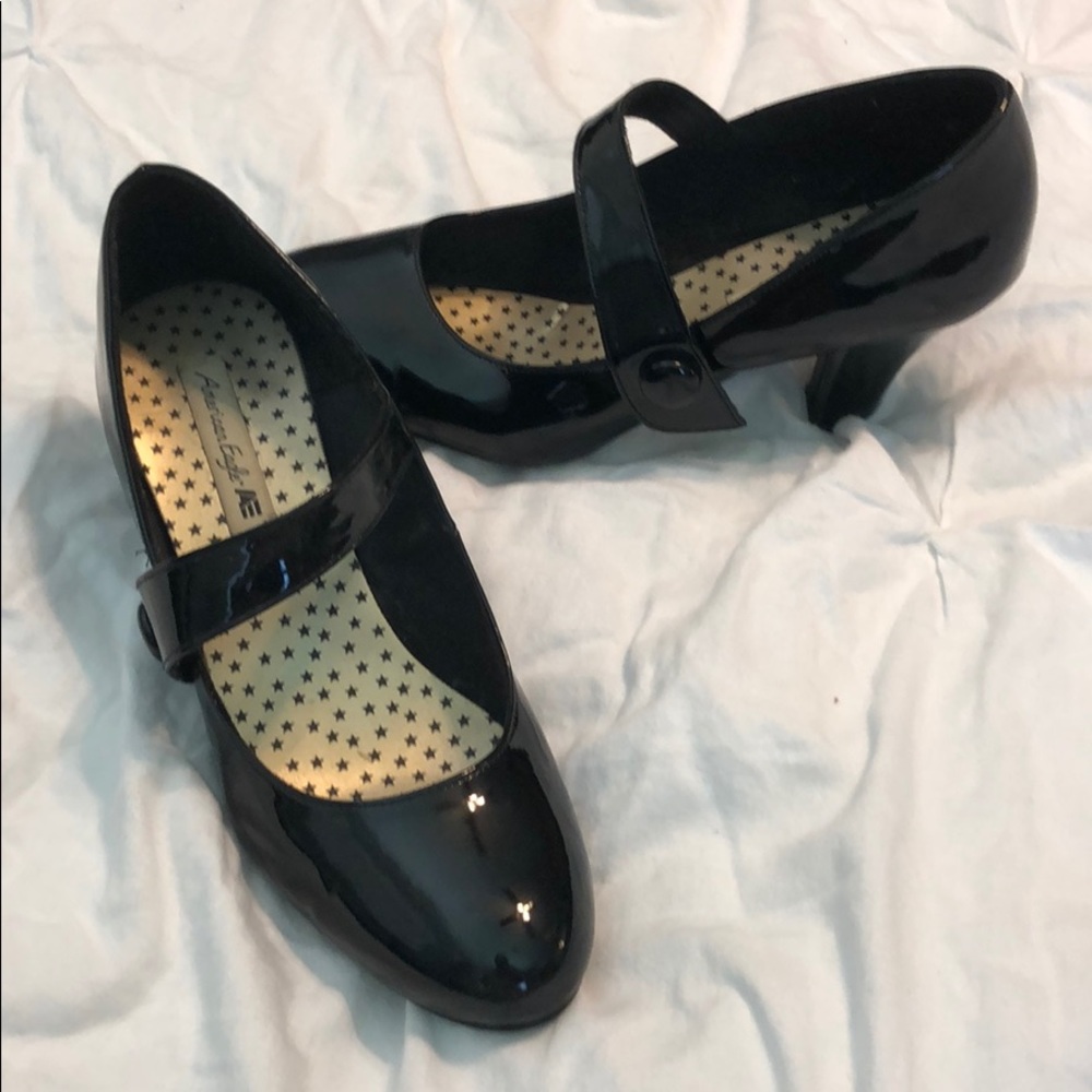 2 1/2 inch black shiny heels.